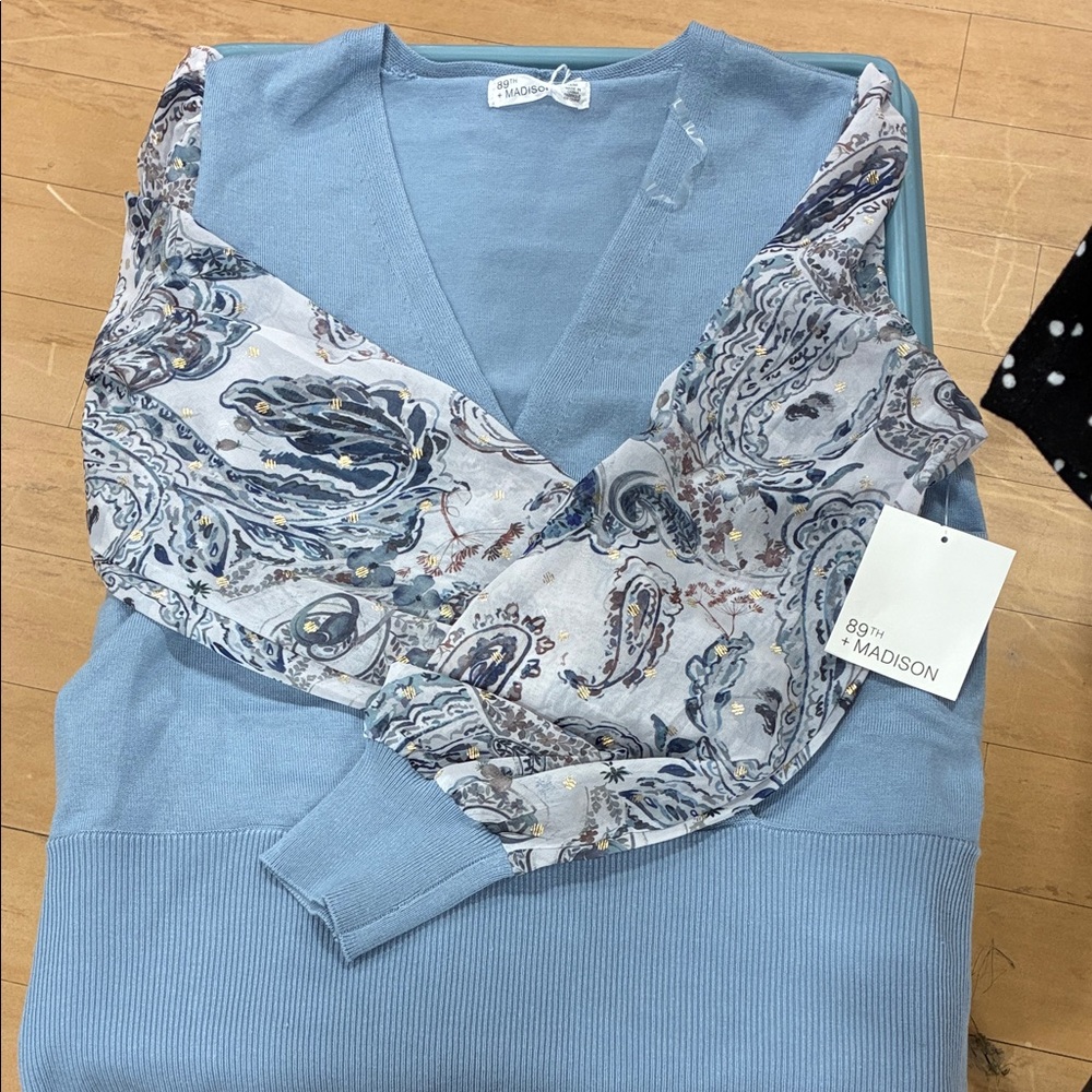 89th & Madison Blue Paisley Top